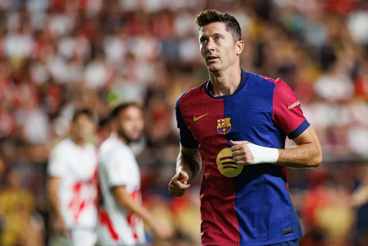 robert-lewandowski-gotowy-na-duza-obnizke-pensji-by-zostac-w-barcelonie-klub-wciaz-sie-waha