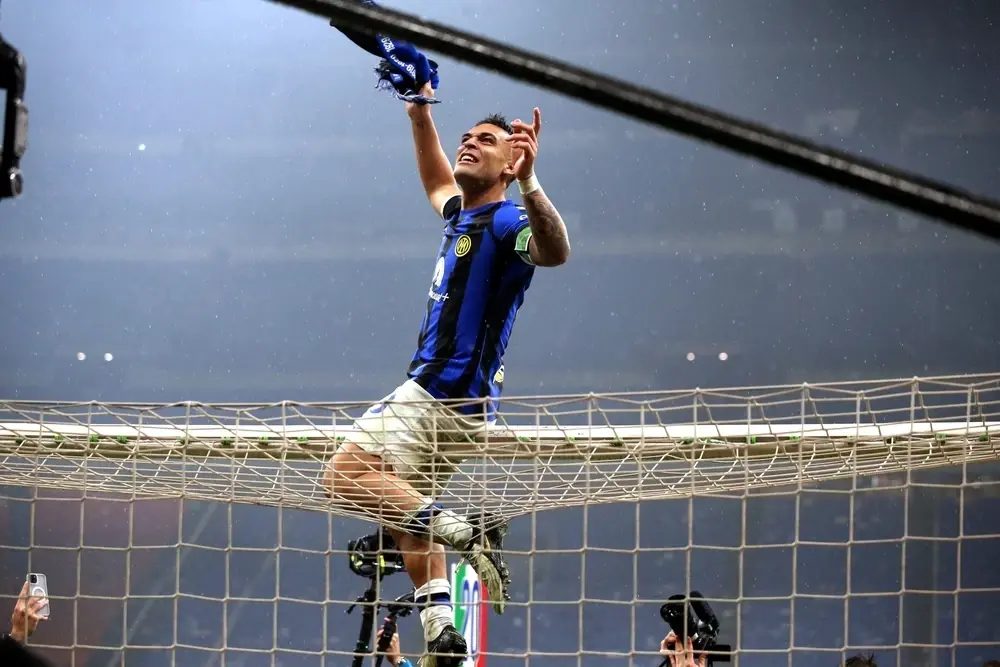 lautaro-martinez-wypada-na-co-najmniej-piec-tygodni-inter-bez-kapitana-w-waznych-meczach